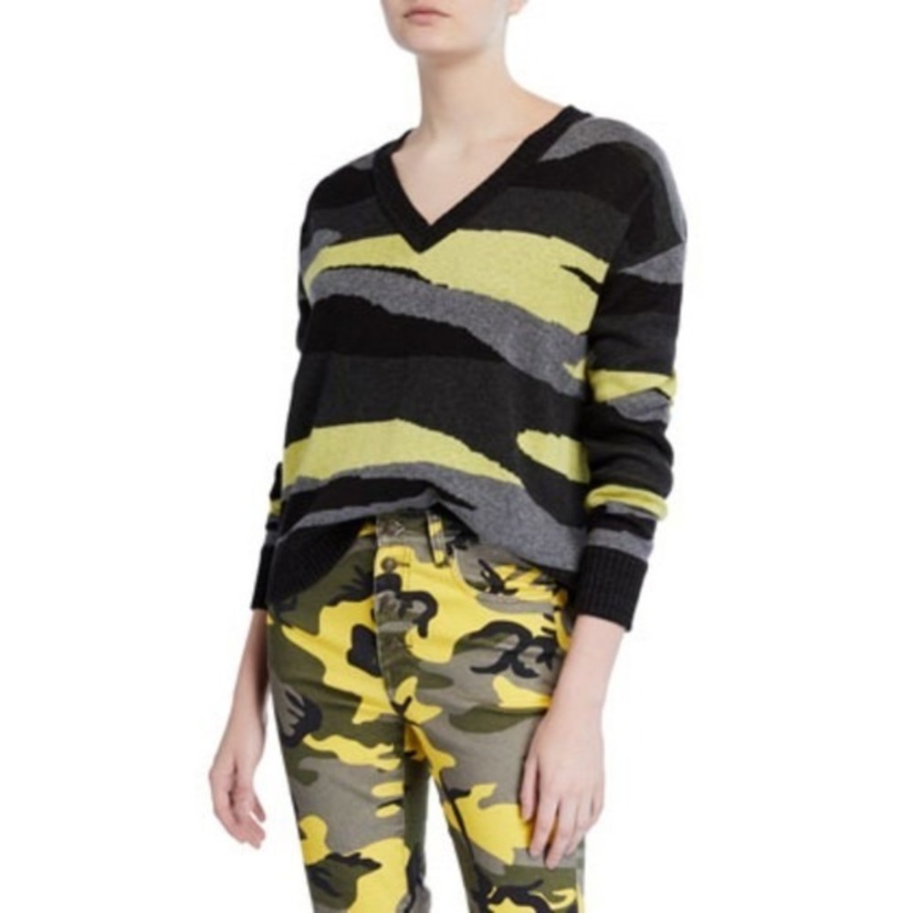 Pam & Gela Sweater Womens V-Neck Abstract Camo Intarsia M Grey Yellow Black